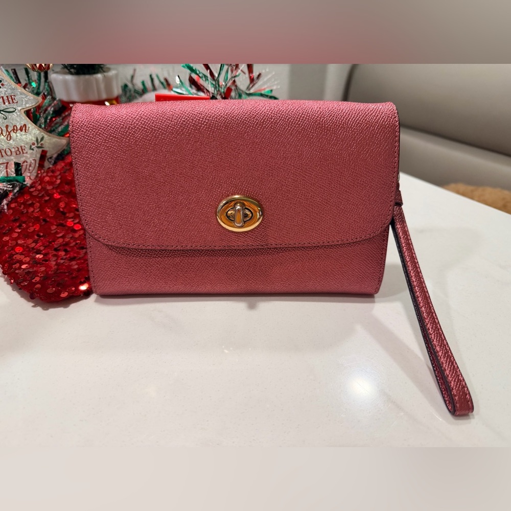 Coach - Elegant Pink Clutch Bag